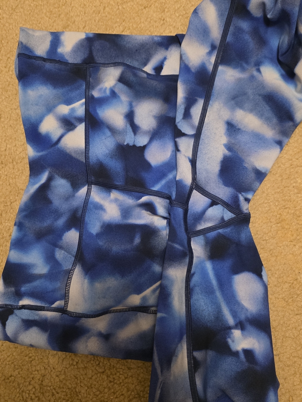 lululemon navy and white abstract print leggings (size 8) - Picture 3 of 7